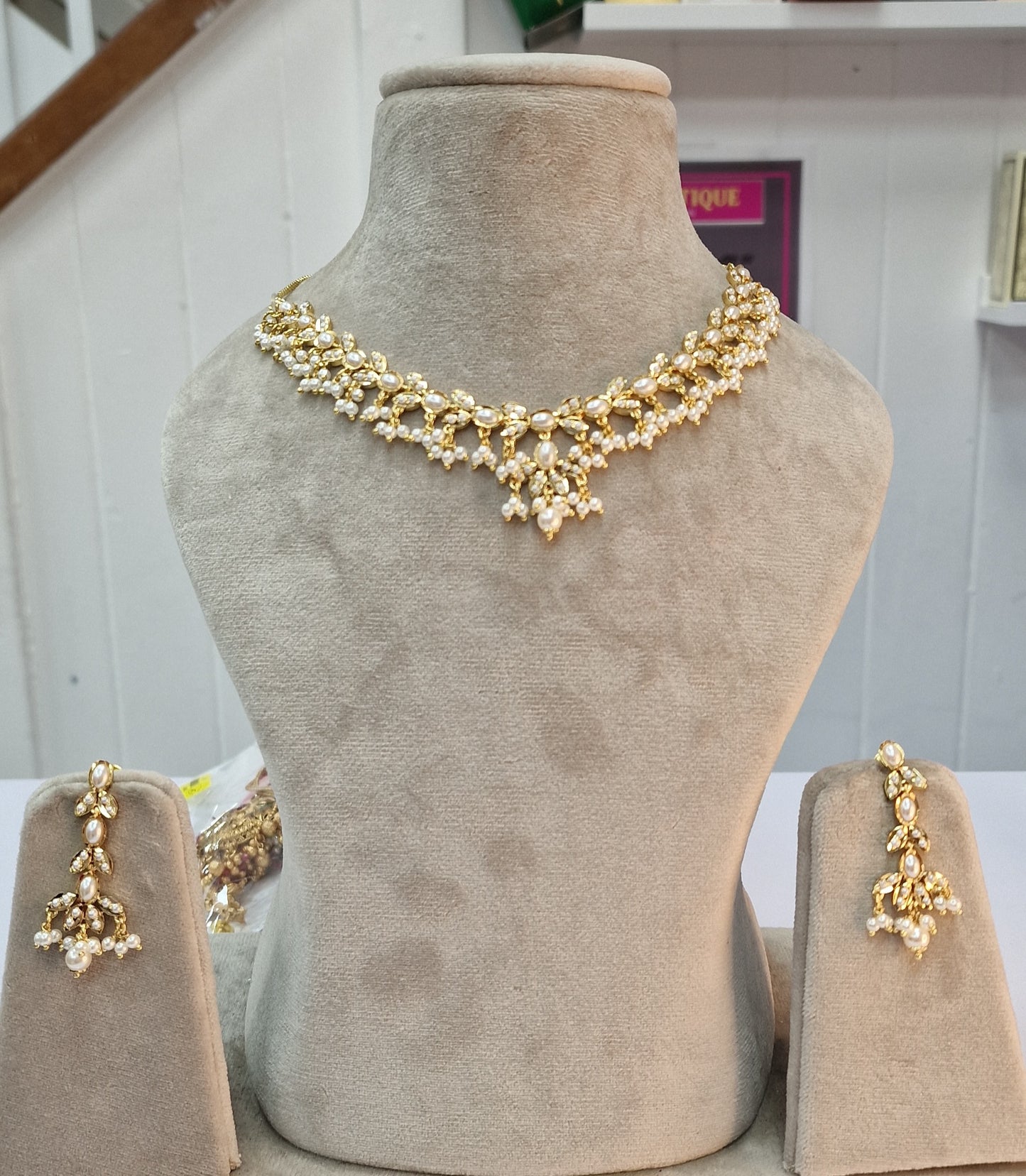INDIAN STYLISH,JARAU, GOLD PLATED, STUDDED WITH WHITE PEARLS NECKLACE N EARRING