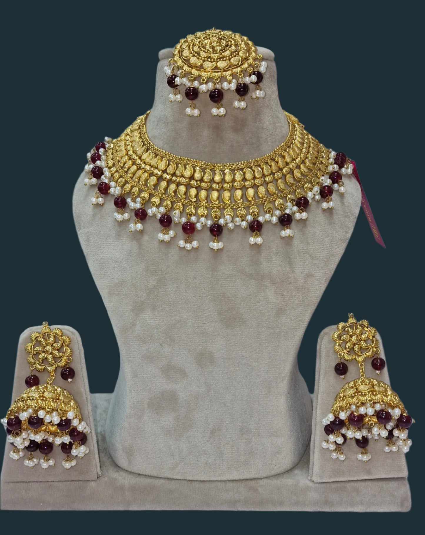 Indian gold plated ,light weight, Party Wear jewellery Set with matching Earrings and Tikka