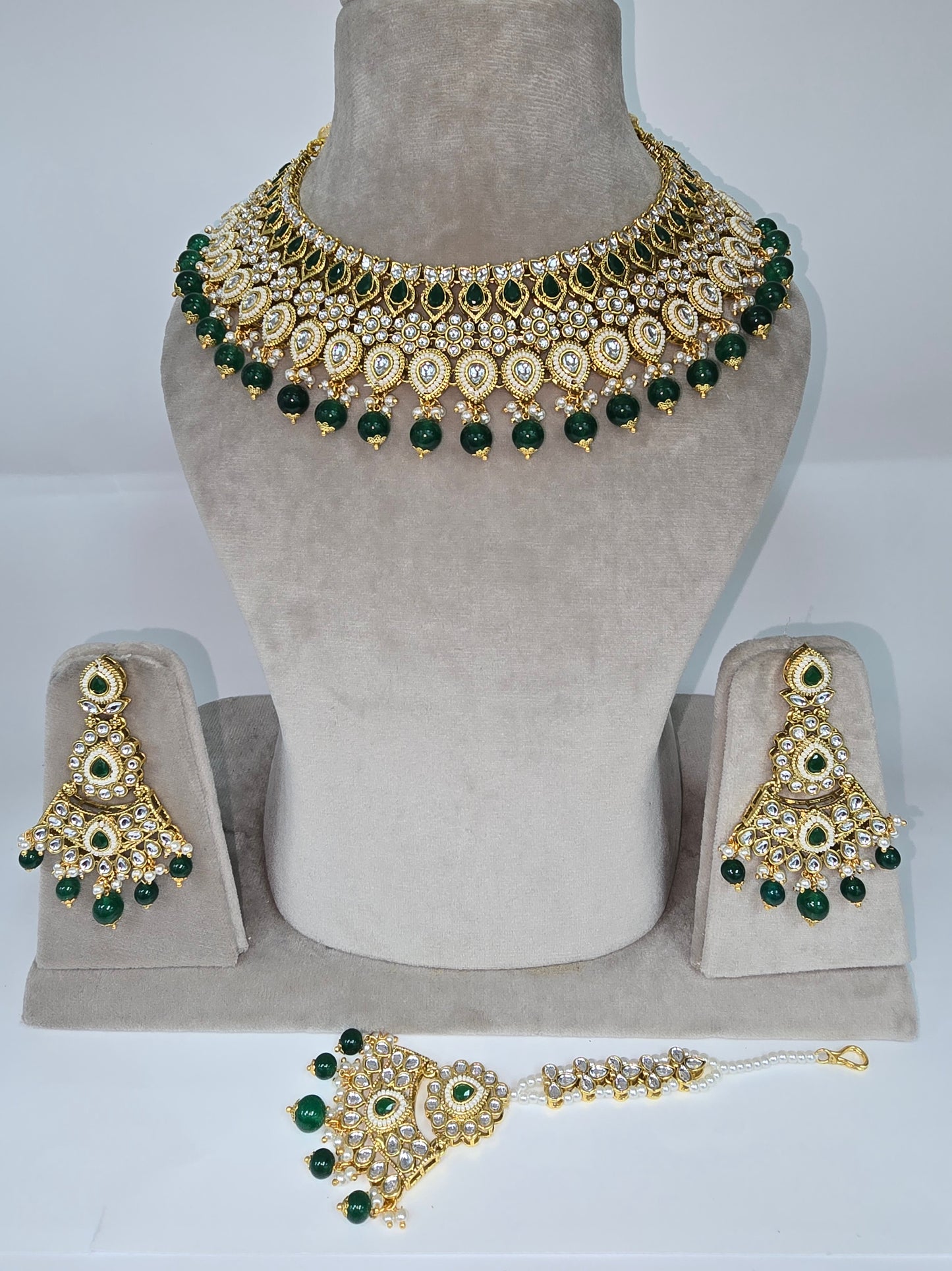 Party wear light weight jewellery set in 2 colous