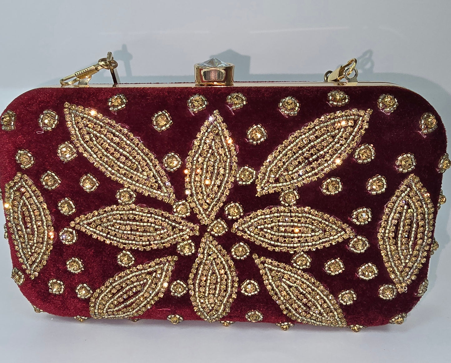 Clutch bag in velvet embroidered