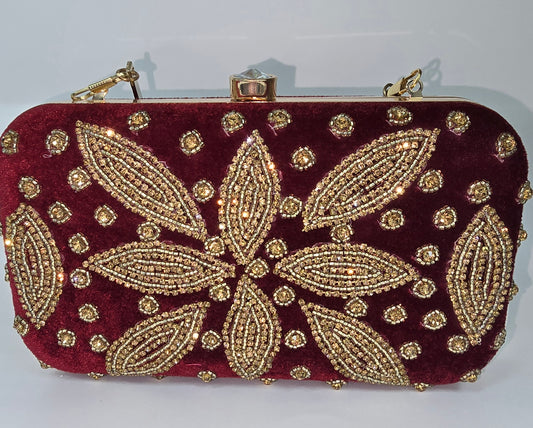Clutch bag in velvet embroidered
