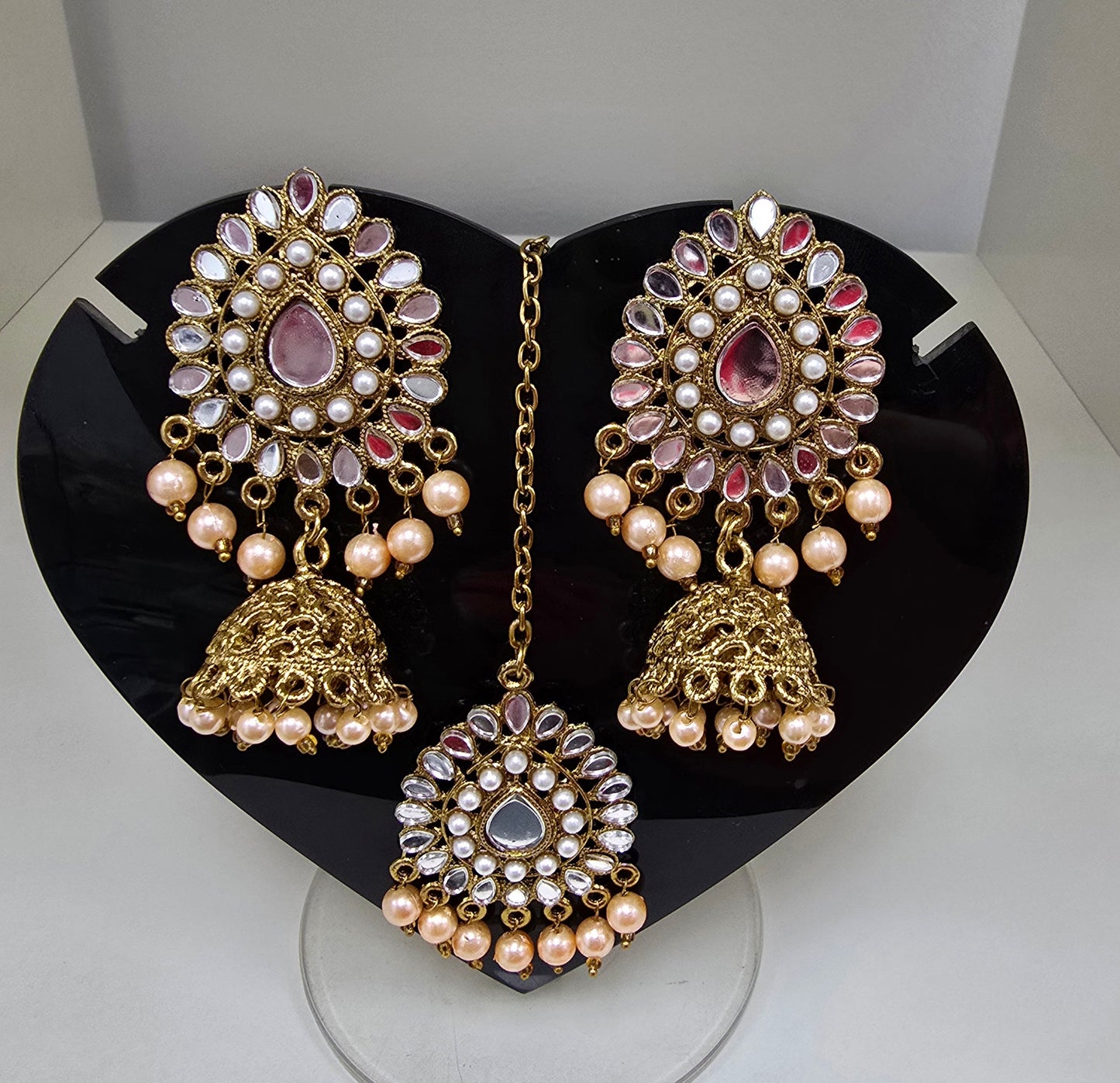 Tikka and jhumka set