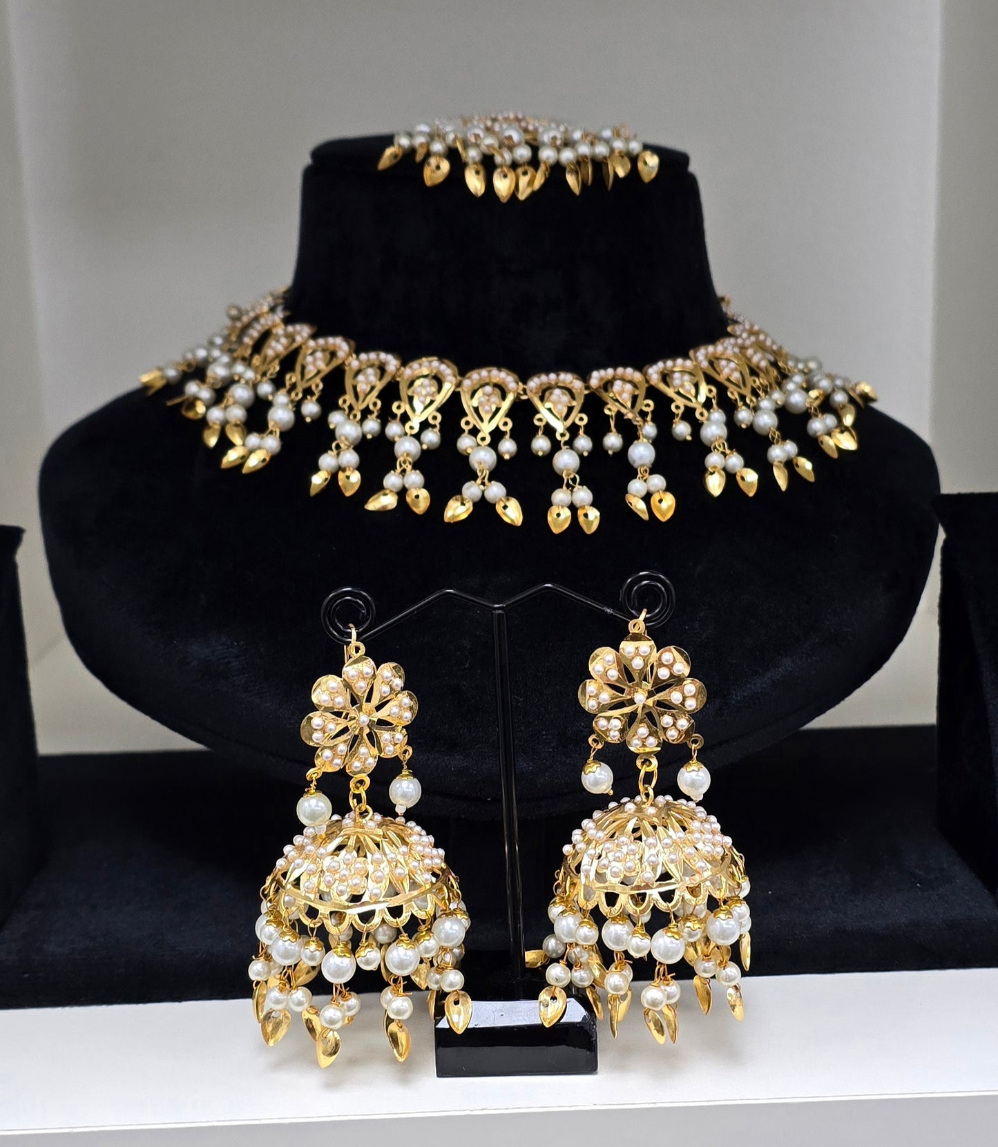 Golden pearl jarau set