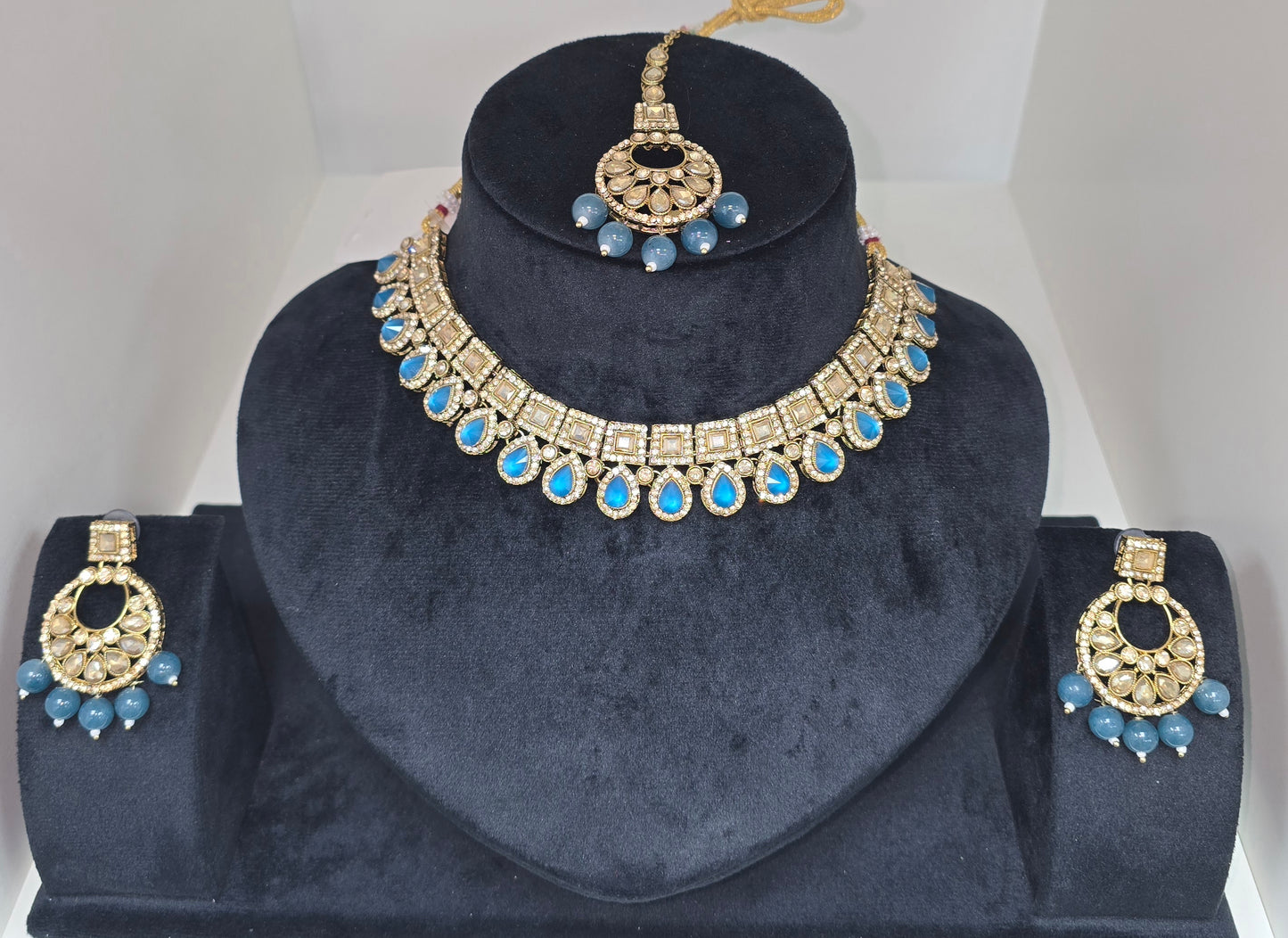 Partywear set with earrings n tikka