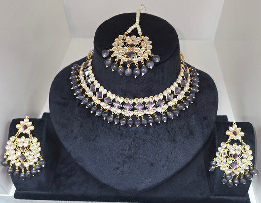 Kundan set with black stone