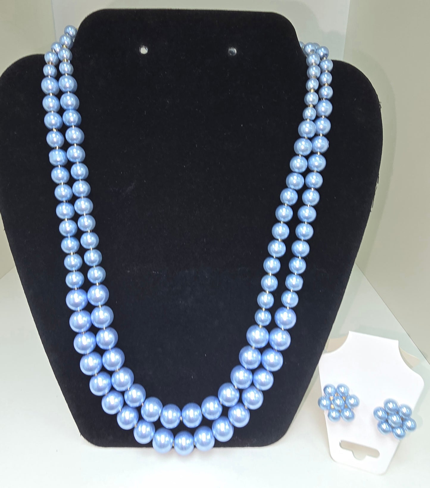 Double strand necklace with matching studs in 4 colours