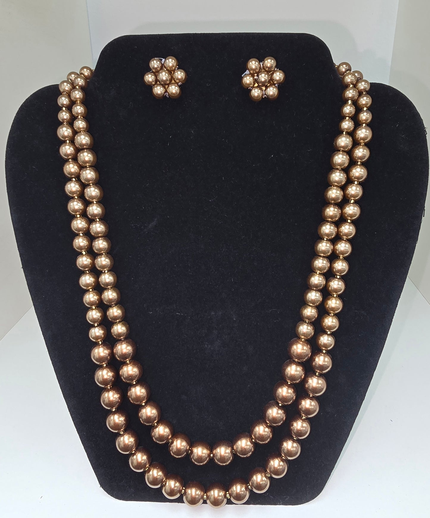 Double strand necklace with matching studs in 4 colours