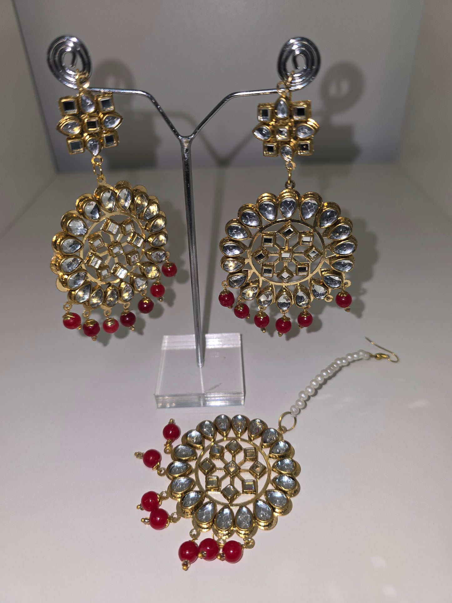 Fancy kundan tikka and earrings set
