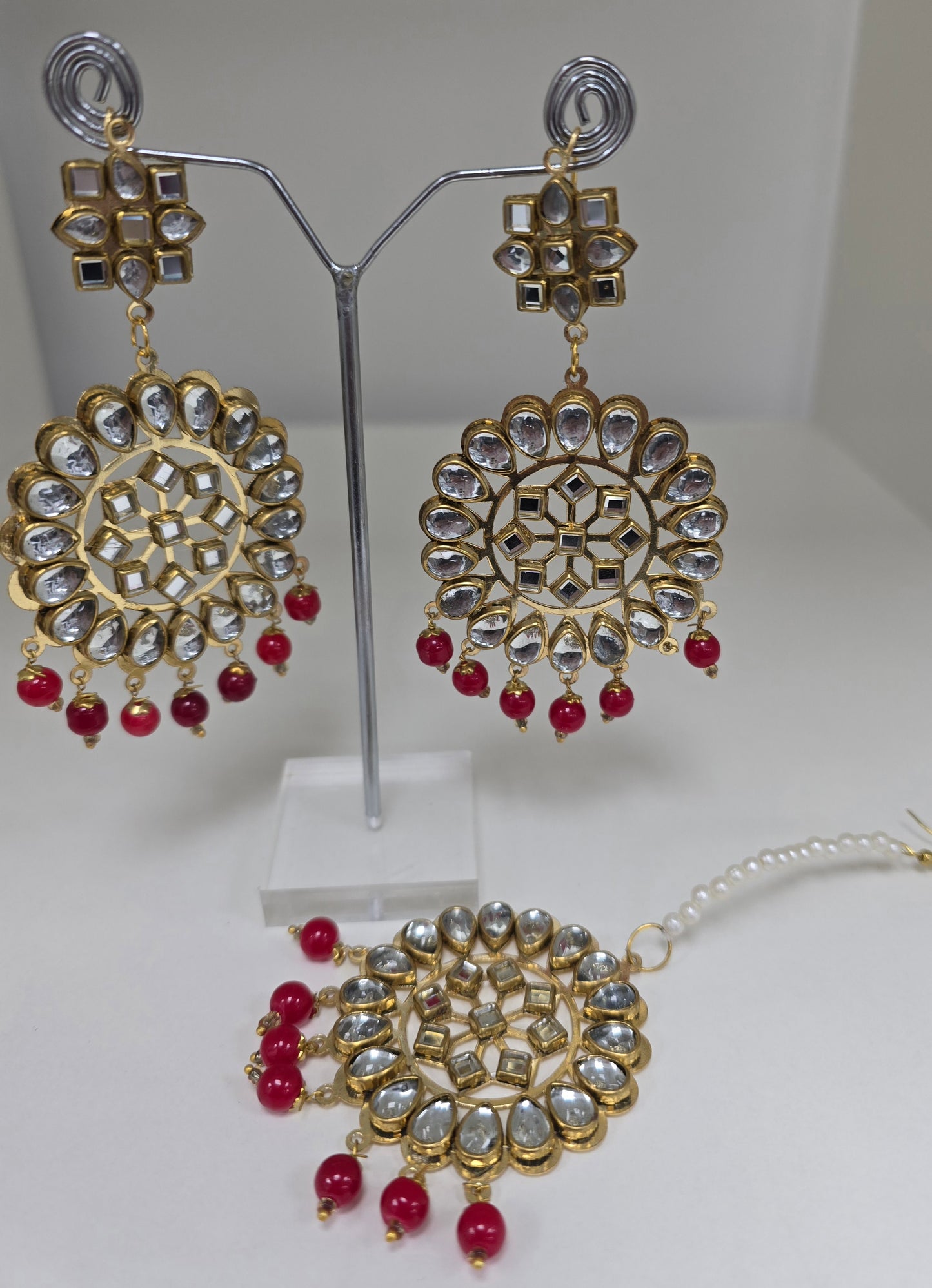 Fancy kundan tikka and earrings set