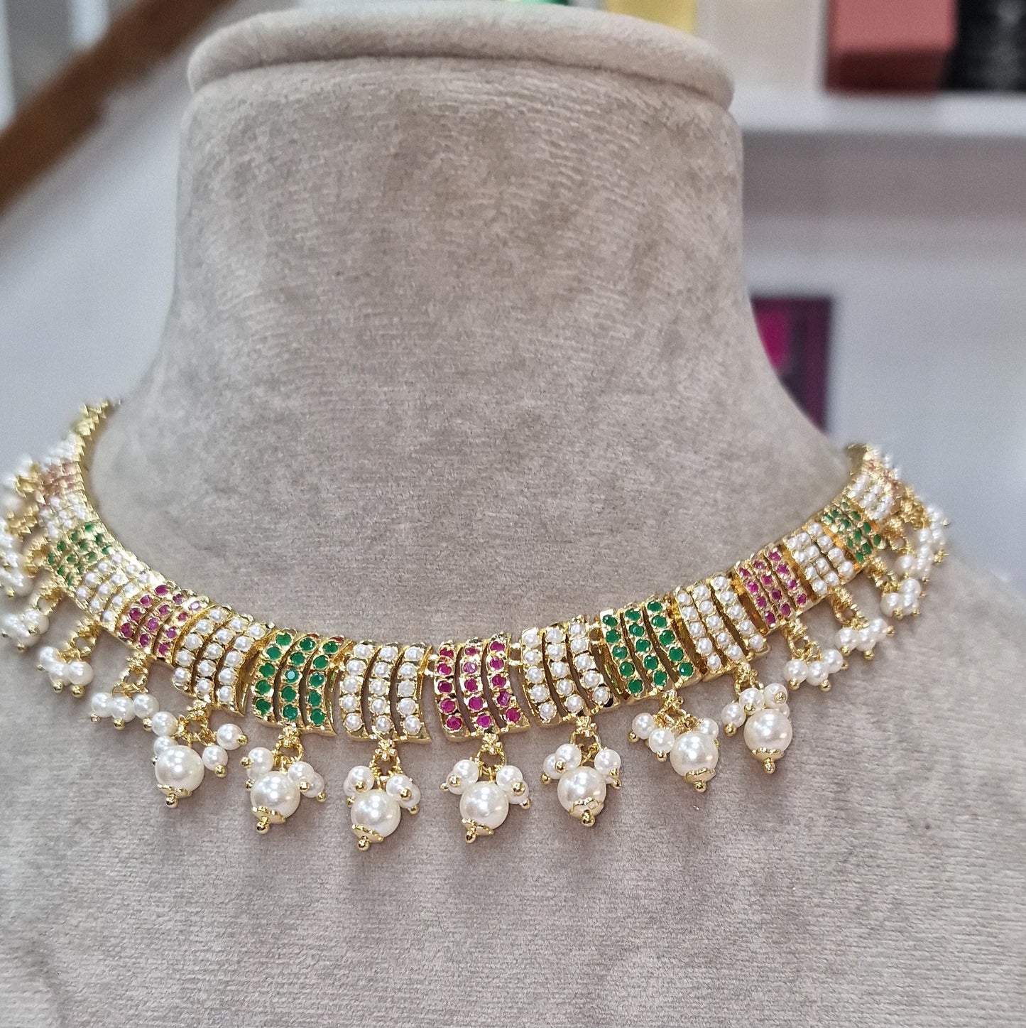 GOLD PLATED ,INDIAN,MULTI-STONED JARAU JEWELLELRY SET WITH EARRINGS