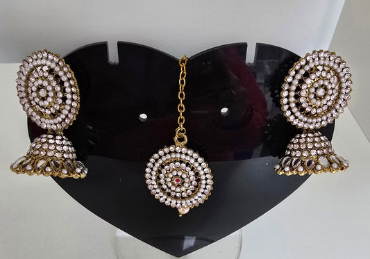 Tikka and jhumki set