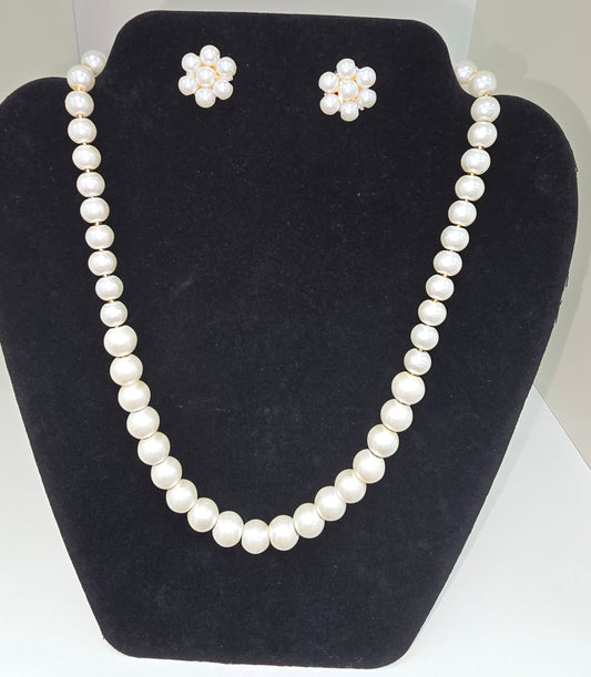 Designer pearl set